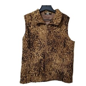 𝅺Alia animal print zip up Size 14 vest